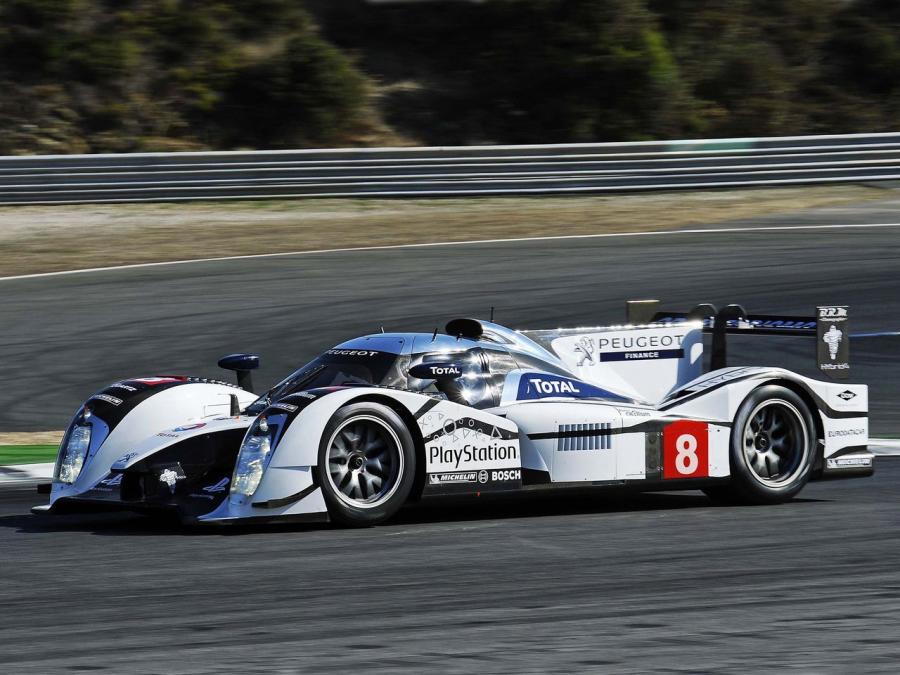  Peugeot 908 HYbrid4 2011 года  (фото 6 из 12)